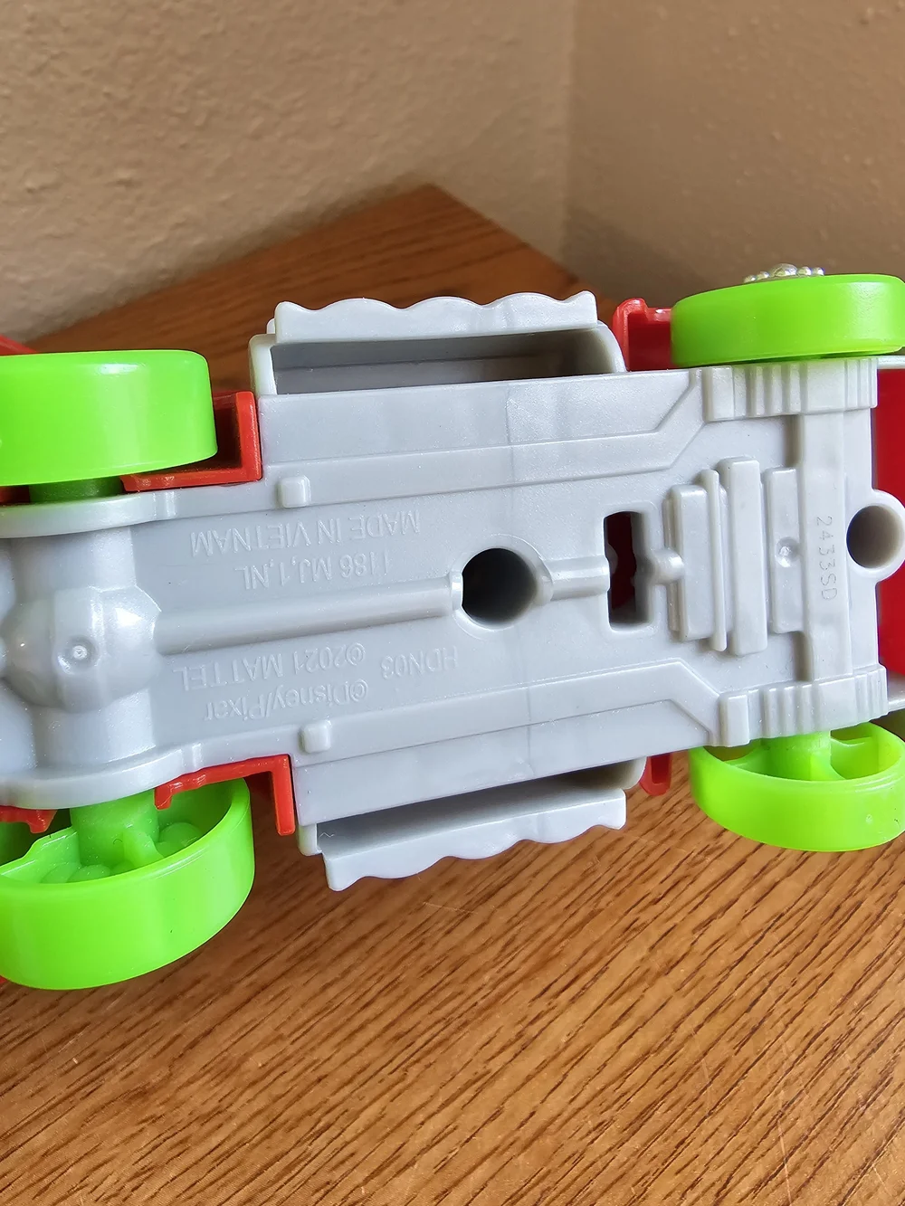 Cars Mack Glow Truck Transforming Playset Wash Lightning Mcquren Disney 13 In